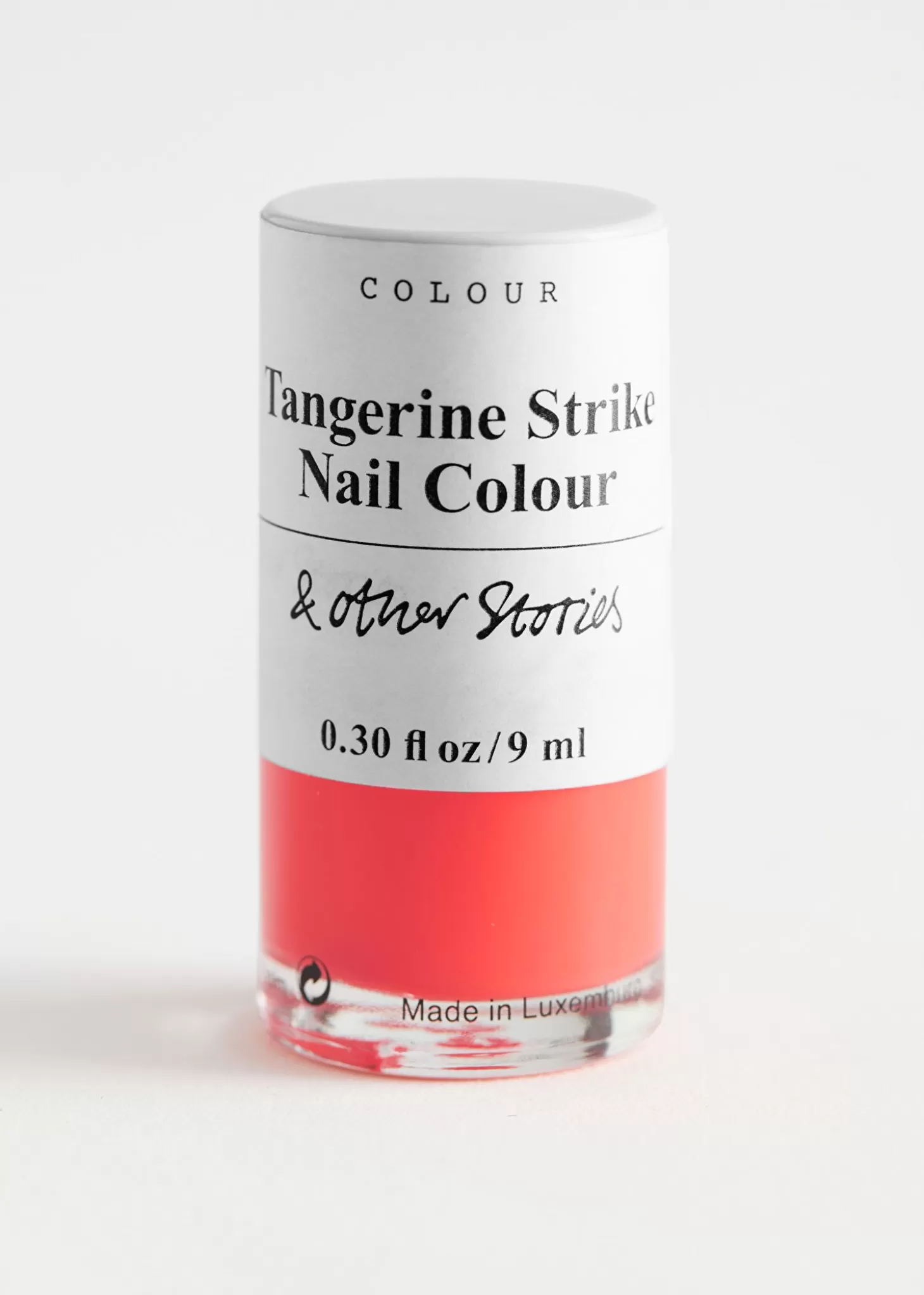 Kvinnor & Other Stories Naglar | Tangerine Strike Nagellack