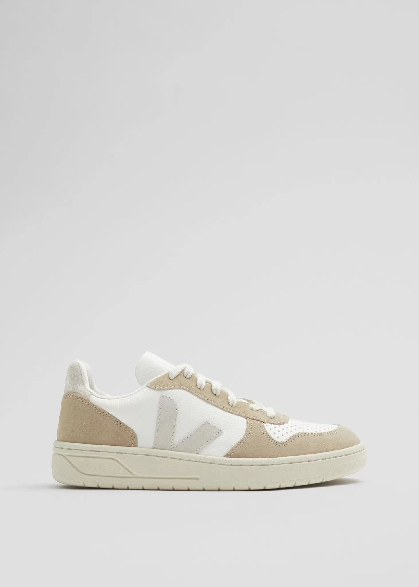 Kvinnor & Other Stories Sneakers | Veja V-10 Sneakers