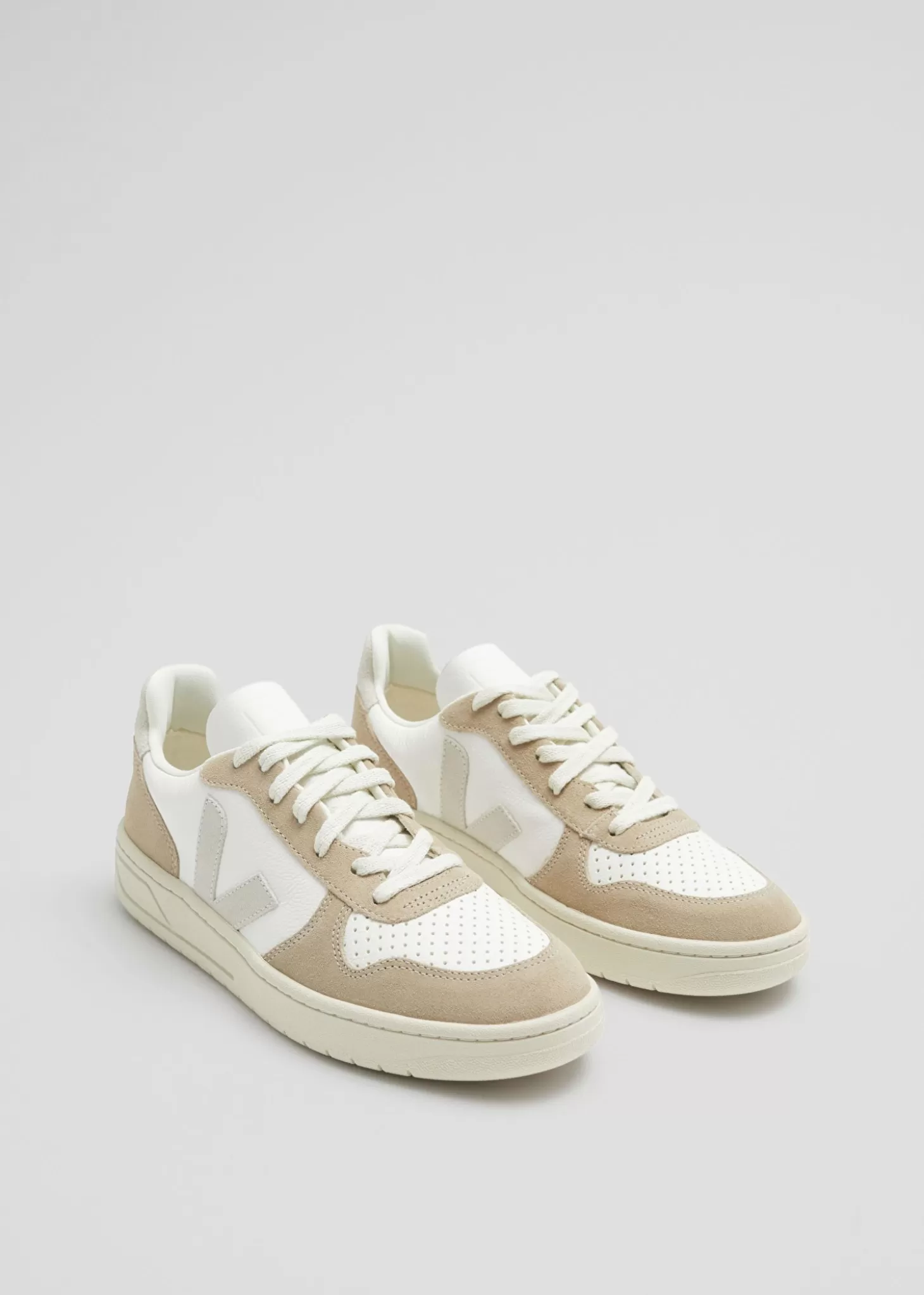 Kvinnor & Other Stories Sneakers | Veja V-10 Sneakers